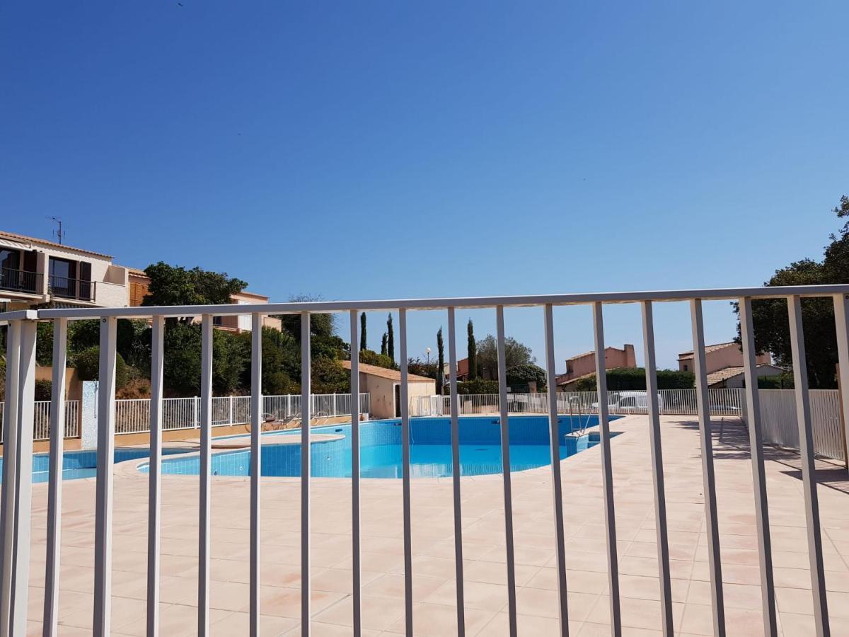 Villa Mit Grossartigem Panoramablick Auf Das Meer Und Direkt Am Pool ラ・クロワ・ヴァルメ エクステリア 写真